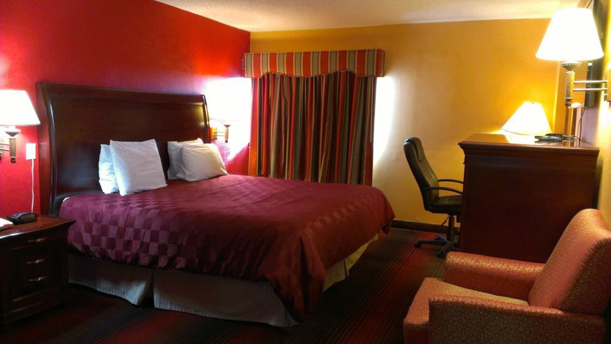 Ramada By Wyndham East Orange Hotel Eksteriør billede